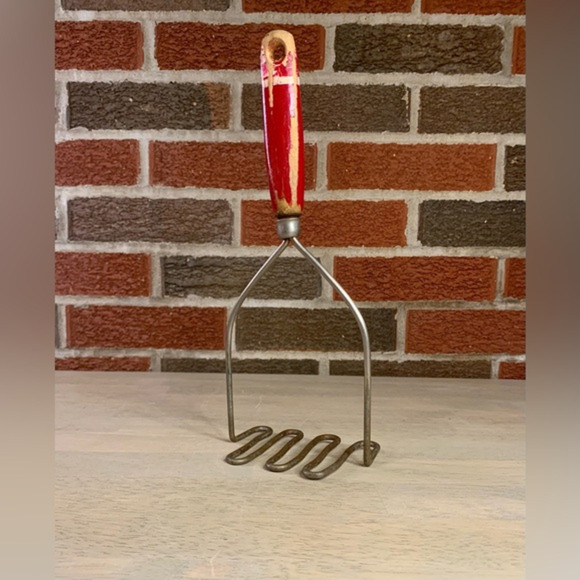Vintage Kitchen Potato Masher Red Wooden Handled Utensil Mid-Century - Picture 1 of 5